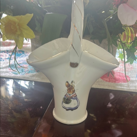 Mrs. Rabbit Ceramic Vase - Picture 2 of 6